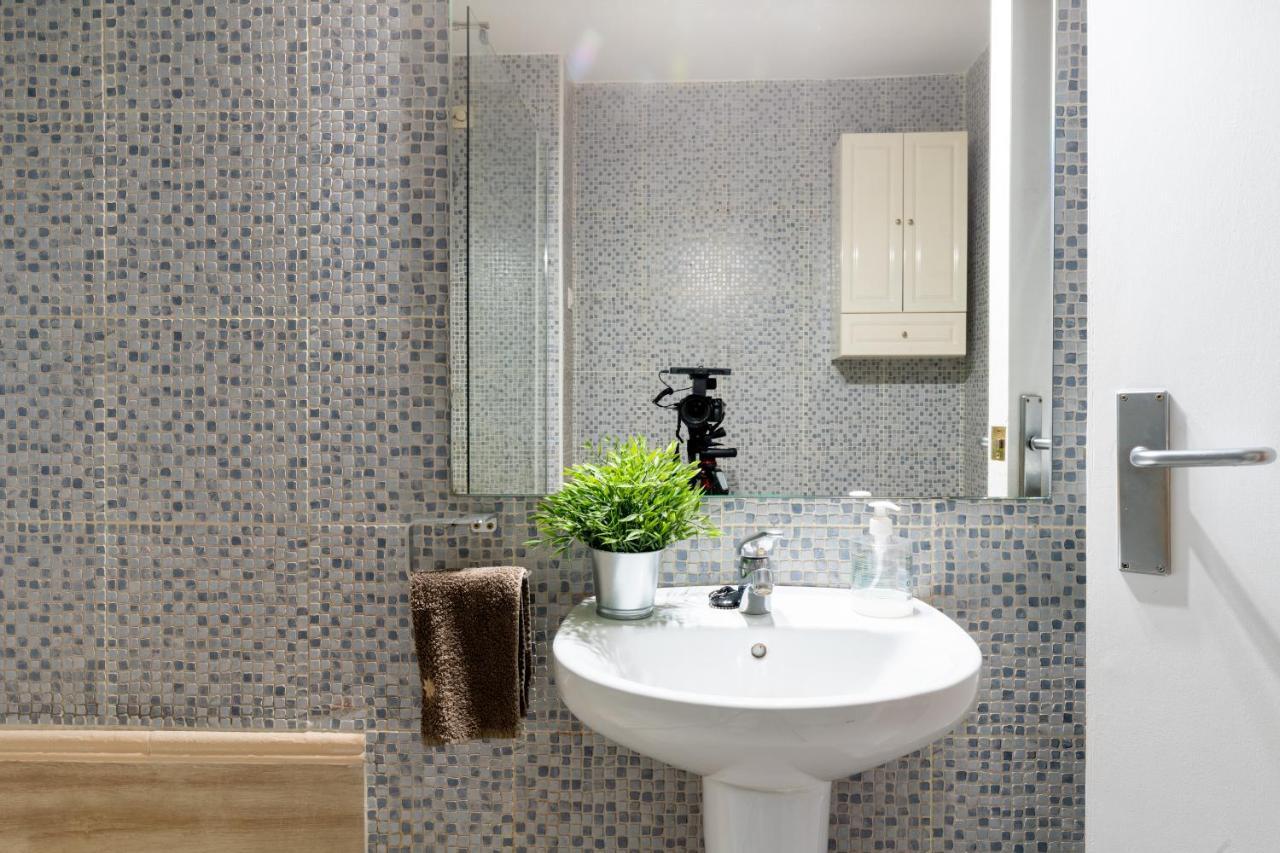 Cr Alameda Amplio Y Traquilo Apartameto Para Parejas เซบีญา ภายนอก รูปภาพ